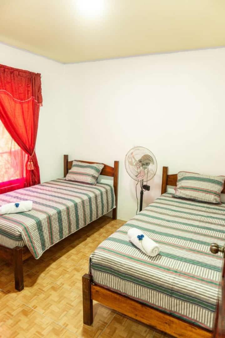 Residencia Las Brisas Griegas Quepos Exterior foto